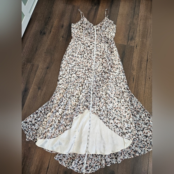 NWT 🔴 Express Floral Hi/Lo Faux Wrap Dress - SIZE M - Picture 12 of 14